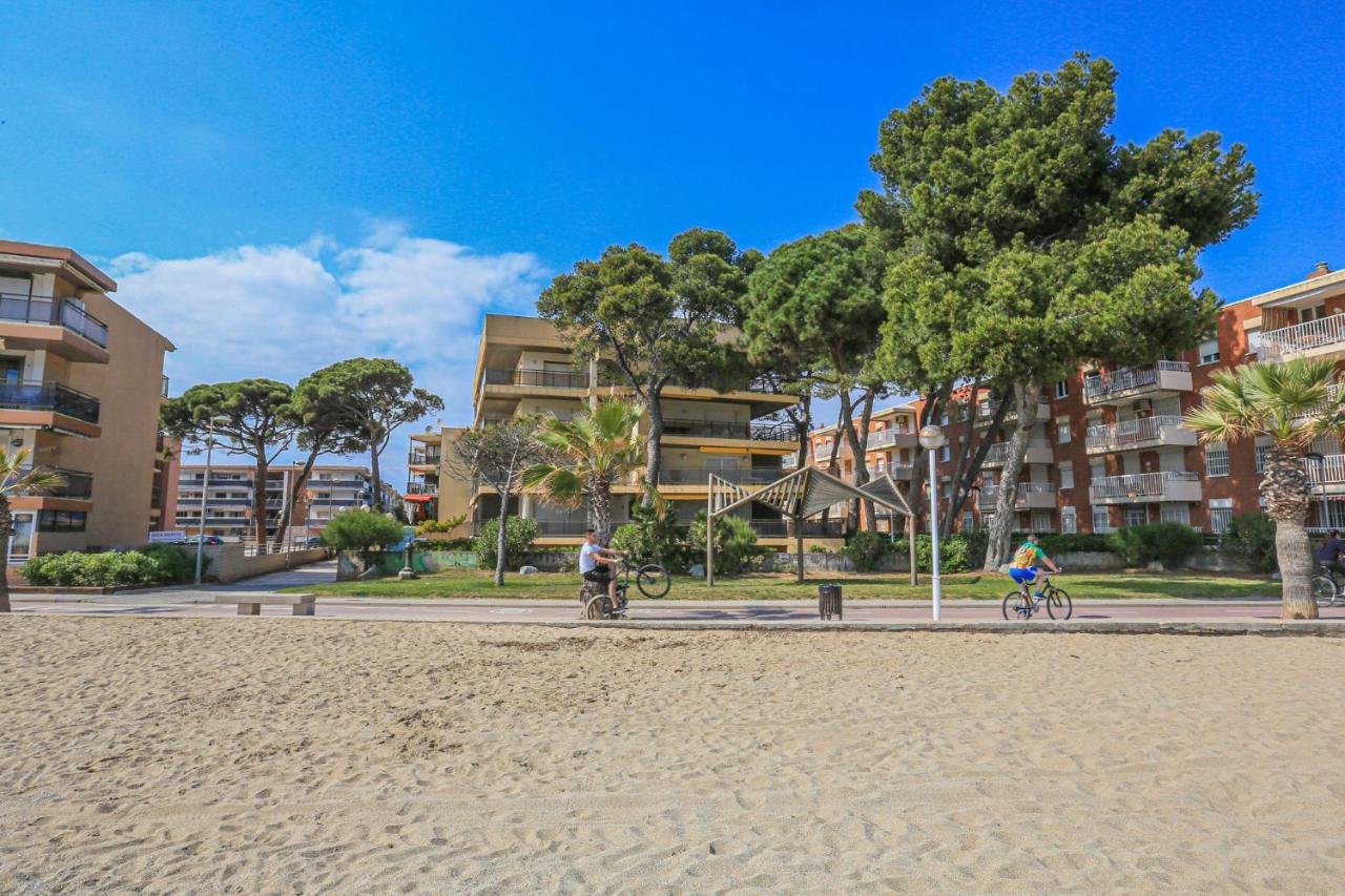 Txingudi - Only Families Cambrils Exterior foto